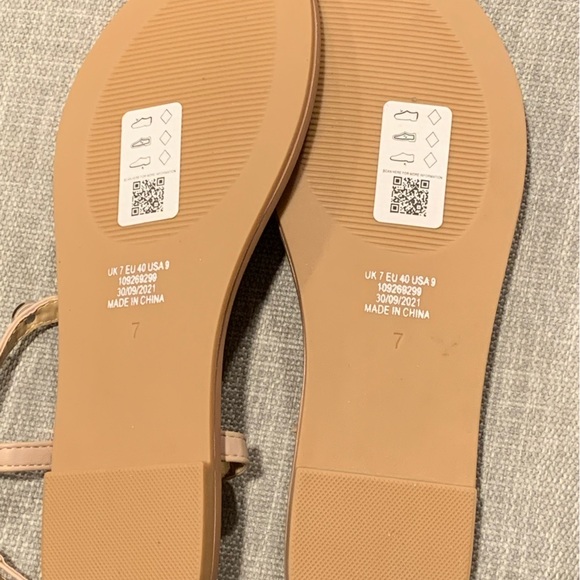 5/$25 Item ASOS Faux Pearl Sandals - Picture 5 of 5